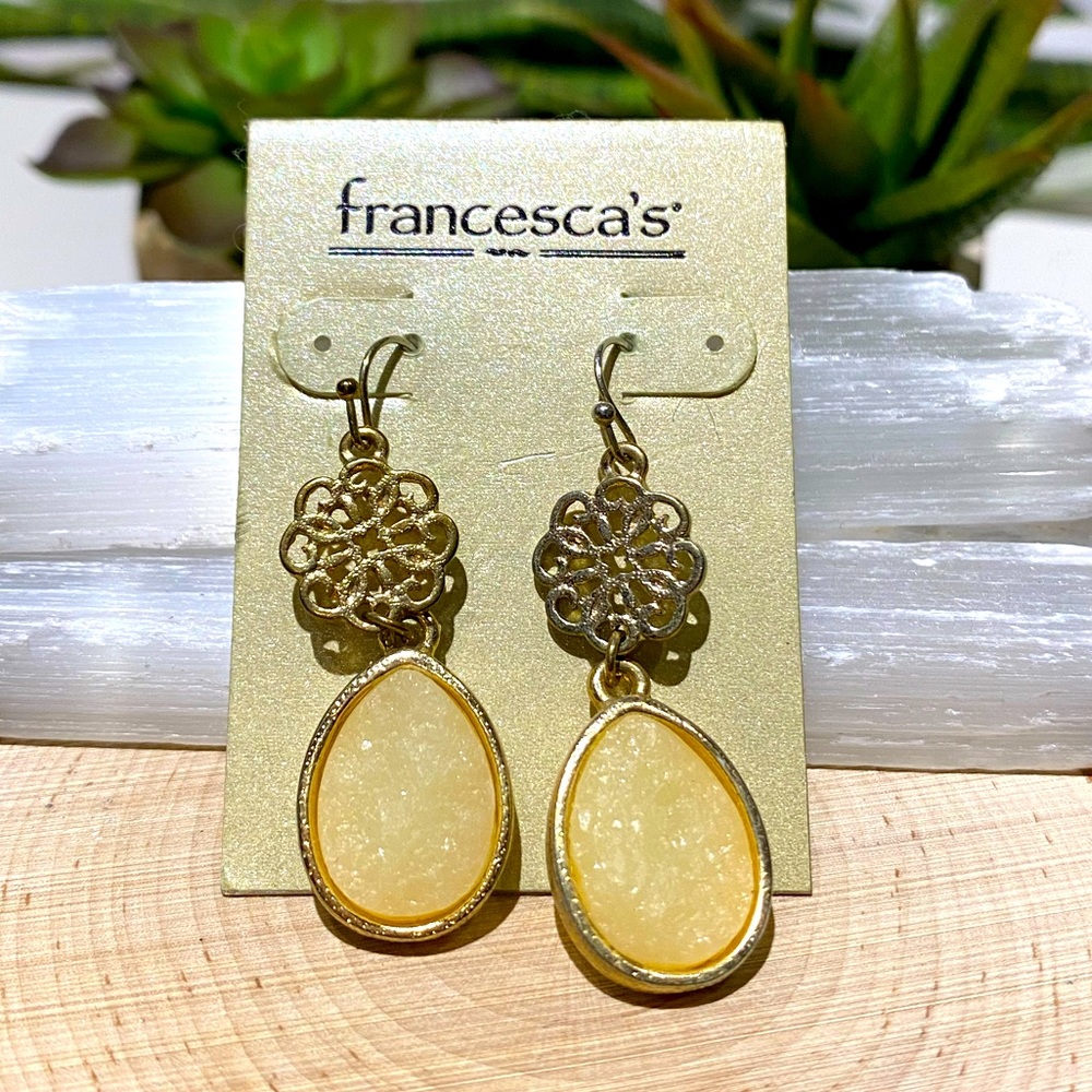 NWT Francescas Geo-drop Earrings 💛✨